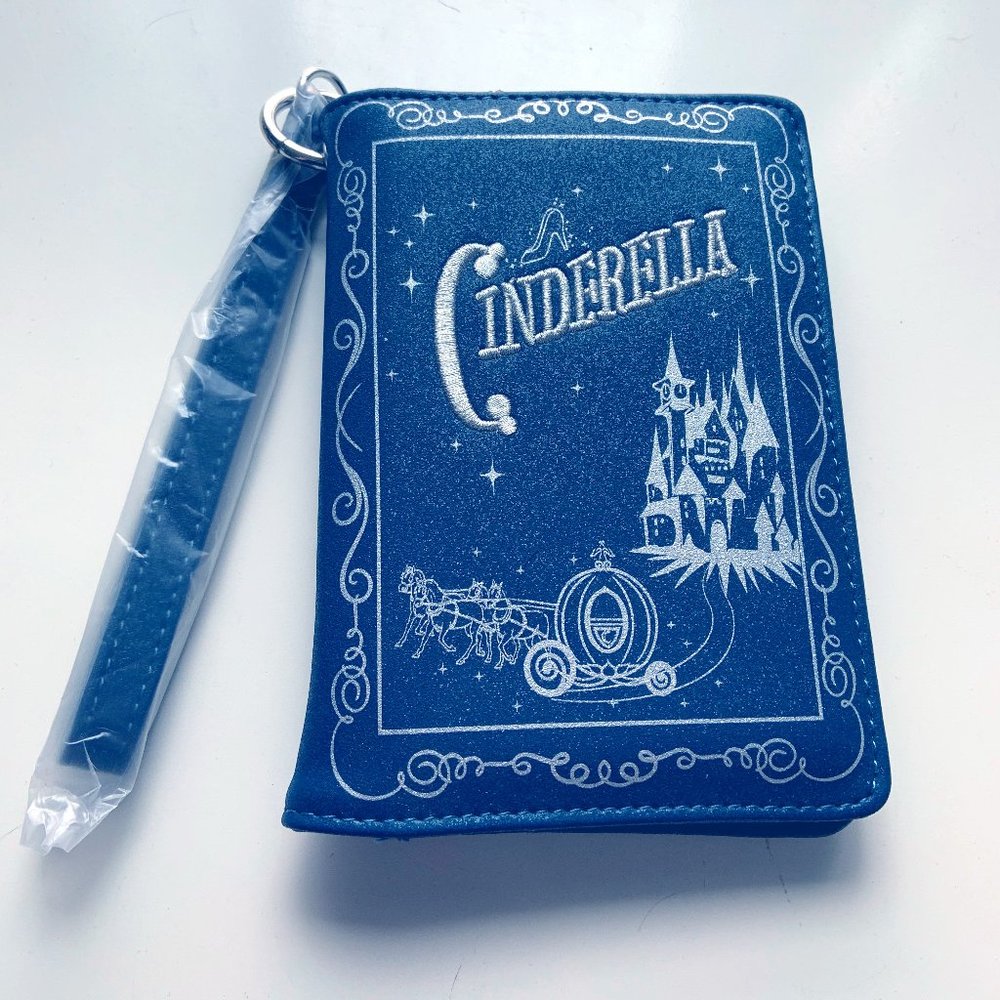 Danielle Nicole x Disney Cinderella Passport Case